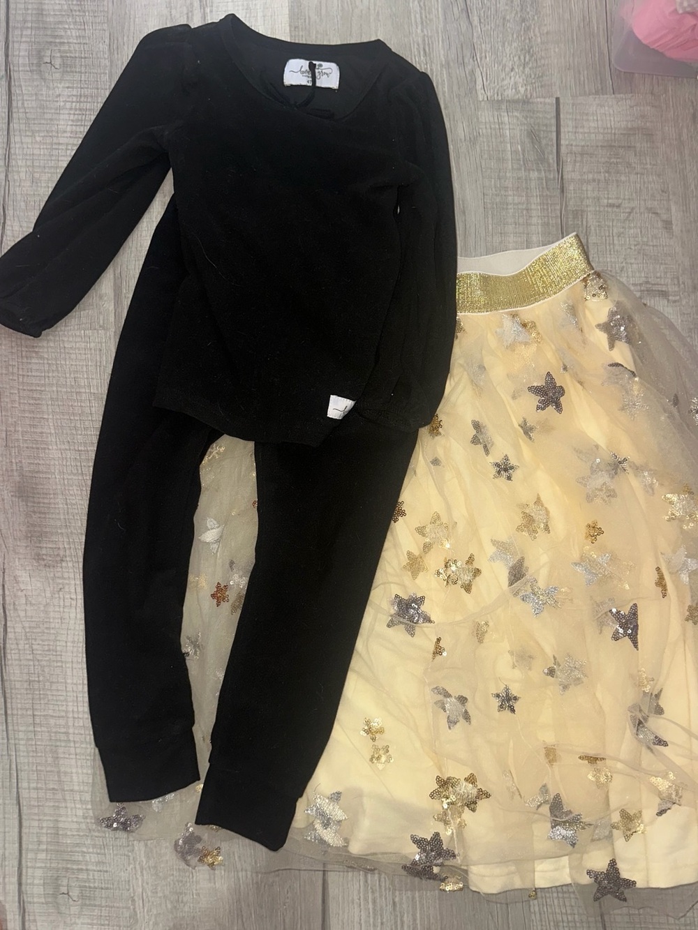 Love and grow Girls' Black pajamas & Gold Star Tulle Skirt Set